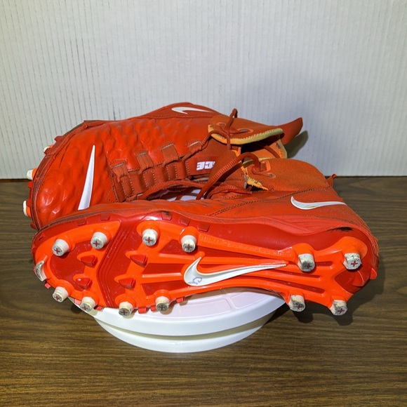 NIKE Force Savage Pro TD Promo Football
Cleats Size 13 used but barely. - Picture 4 of 9